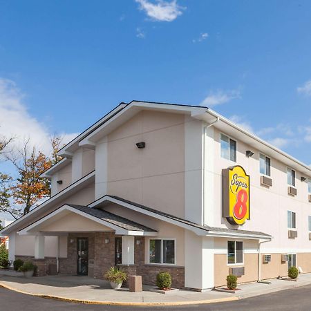 Super 8 By Wyndham Latham - Albany Airport Hotel Bagian luar foto