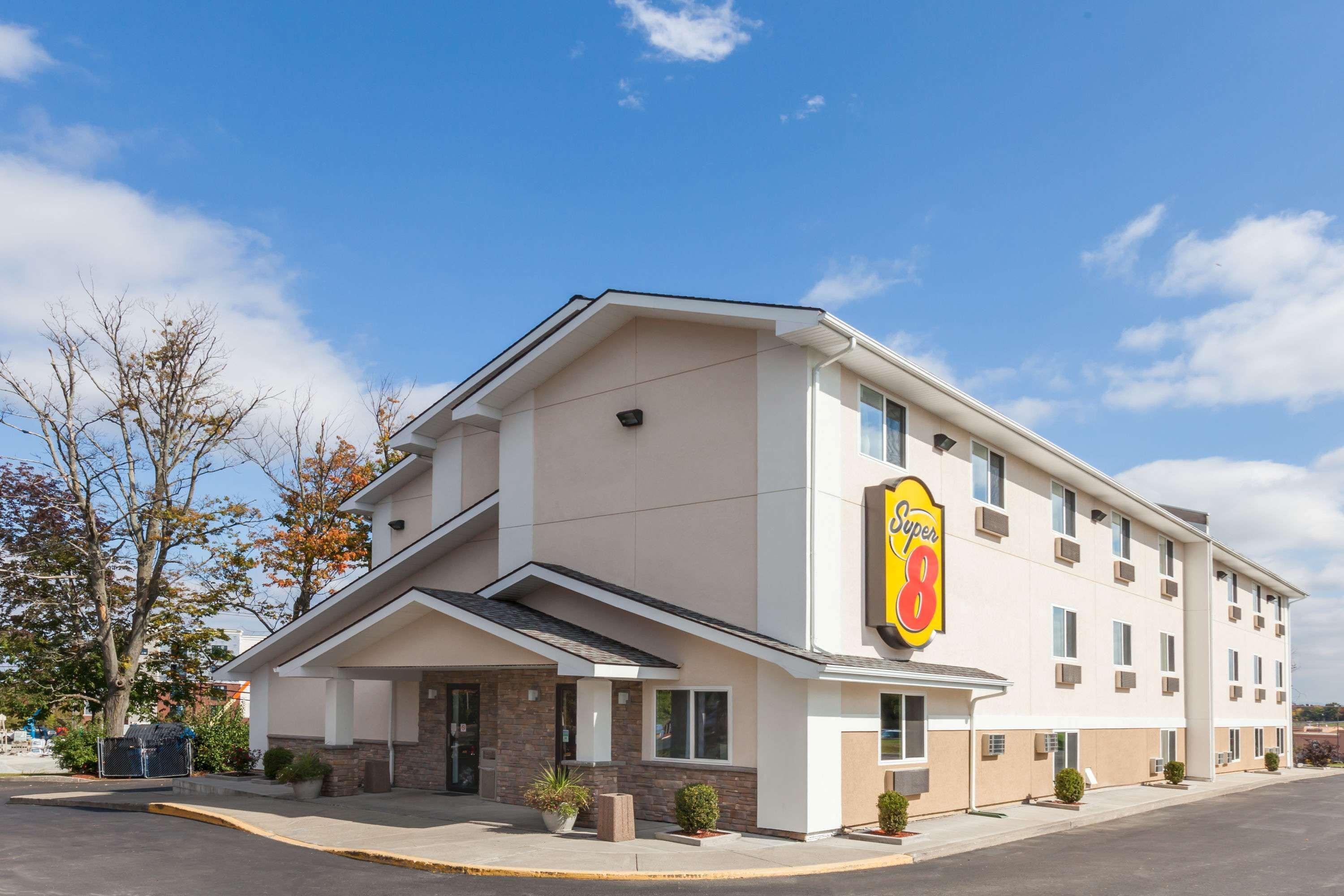 Super 8 By Wyndham Latham - Albany Airport Hotel Bagian luar foto